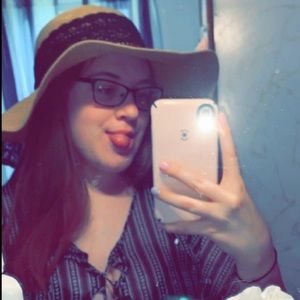 Meet your Posher, Hannah